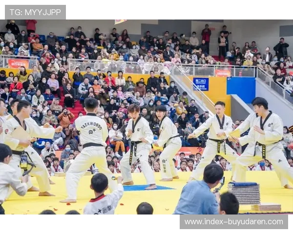 跆拳道源自朝鲜半岛由崔泓熙将军于1955年命名开启现代武道新篇章