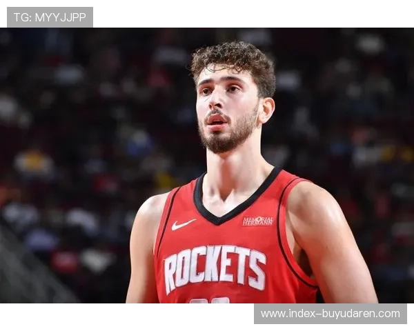 申京关键中投几乎杀死比赛，火箭内线展现成长